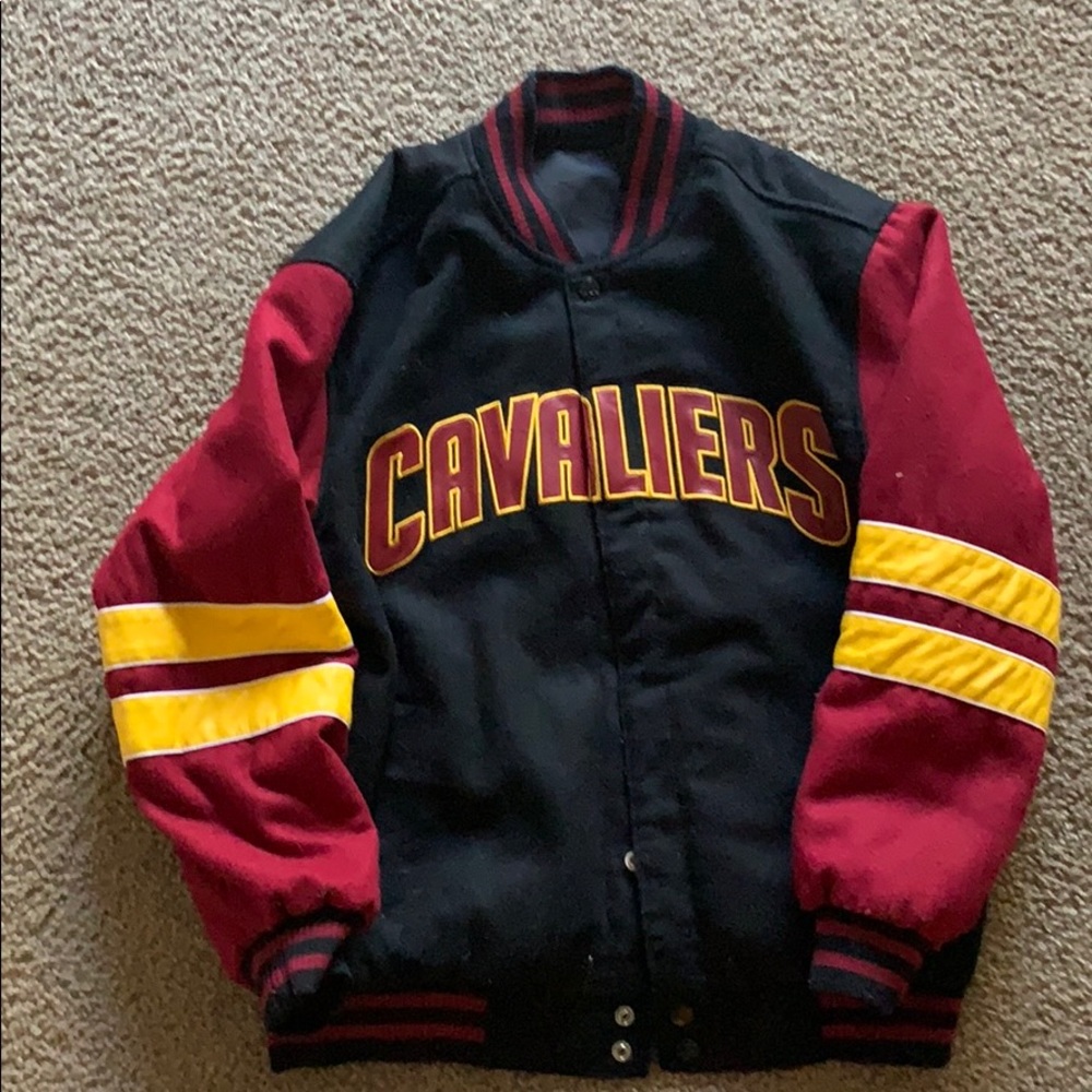 Men’s CLEVLAND Cavaliers varsity jacket.Reversible
